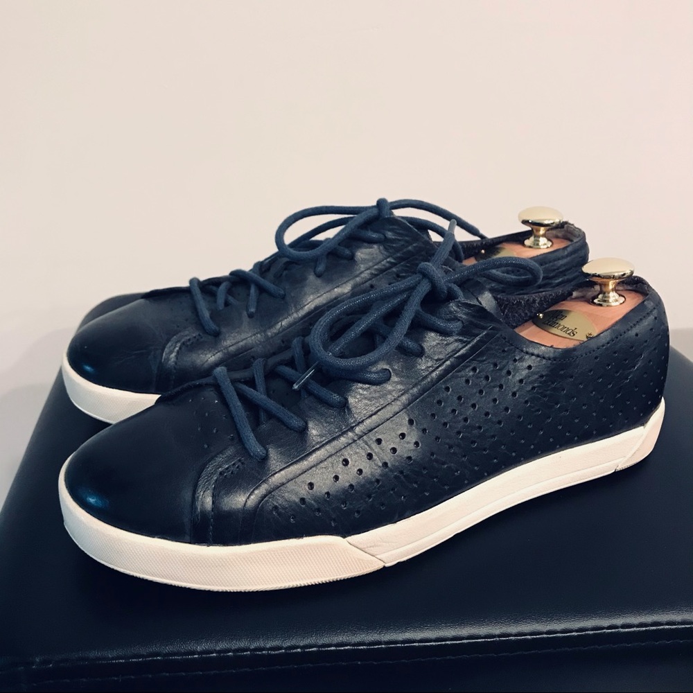 Cole haan Navy blue leather sneakers men’s 9W
